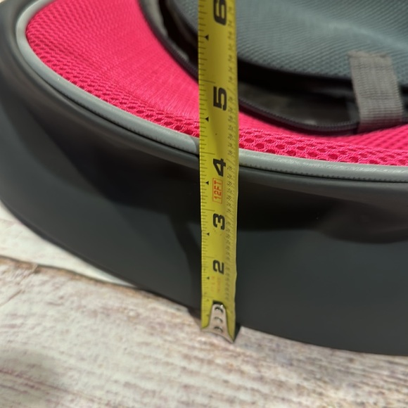 Yudodo Comfy Paws Pet Sling Carrier - Black and Pink - Picture 13 of 13